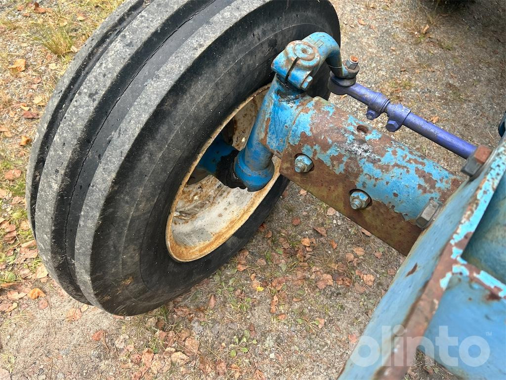 Tractor FORD 4000: foto 24