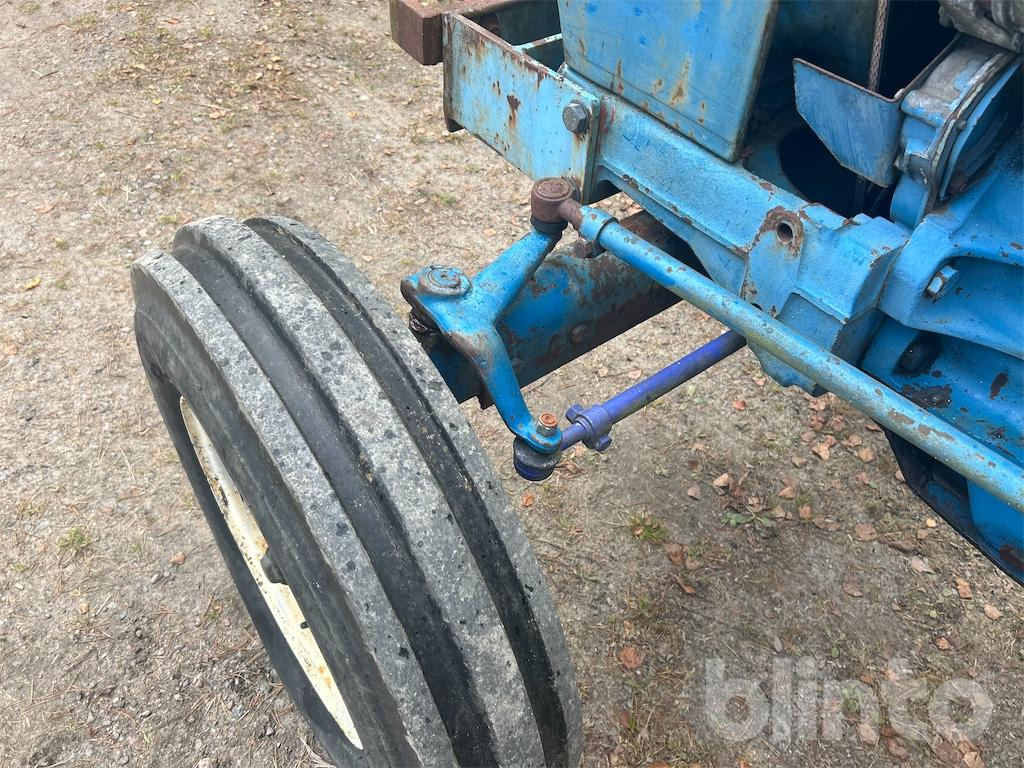 Tractor FORD 4000: foto 19