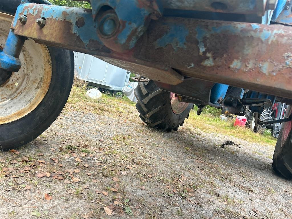 Tractor FORD 4000: foto 23