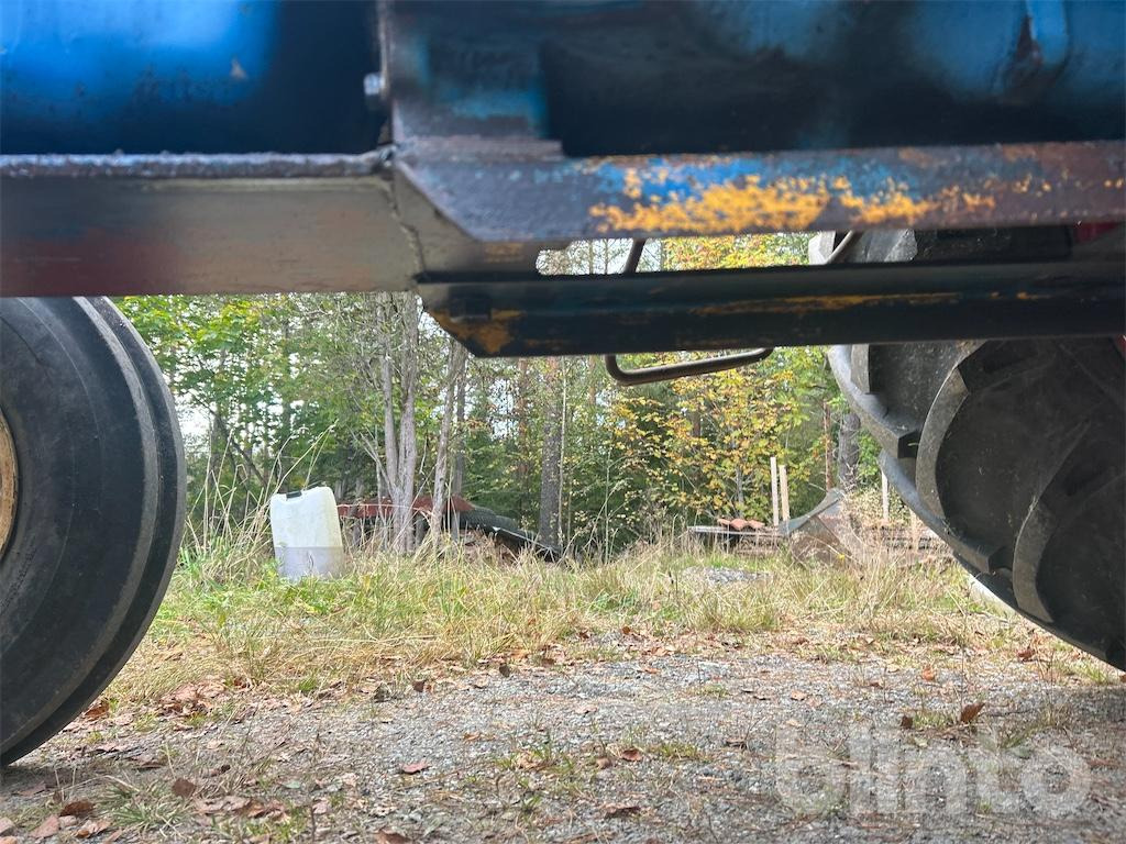 Tractor FORD 4000: foto 12