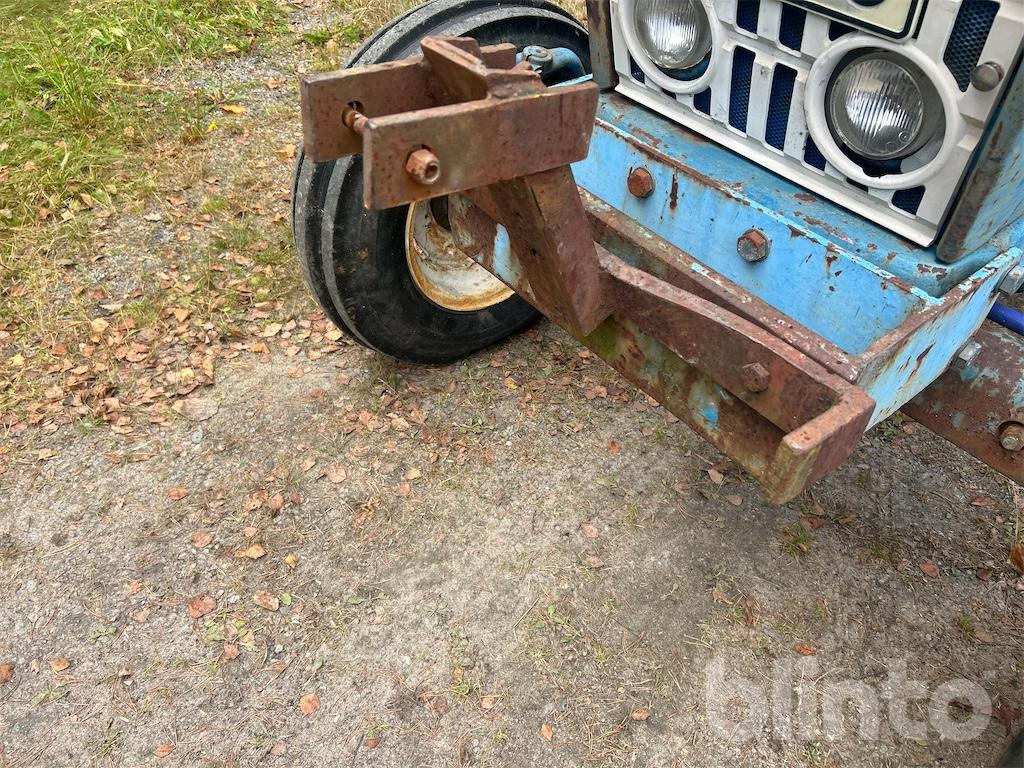 Tractor FORD 4000: foto 26