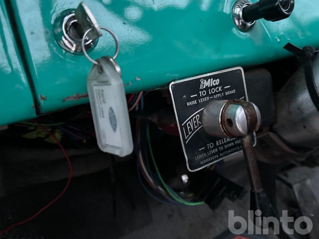 Camión portavehículos Ford F350: foto 37