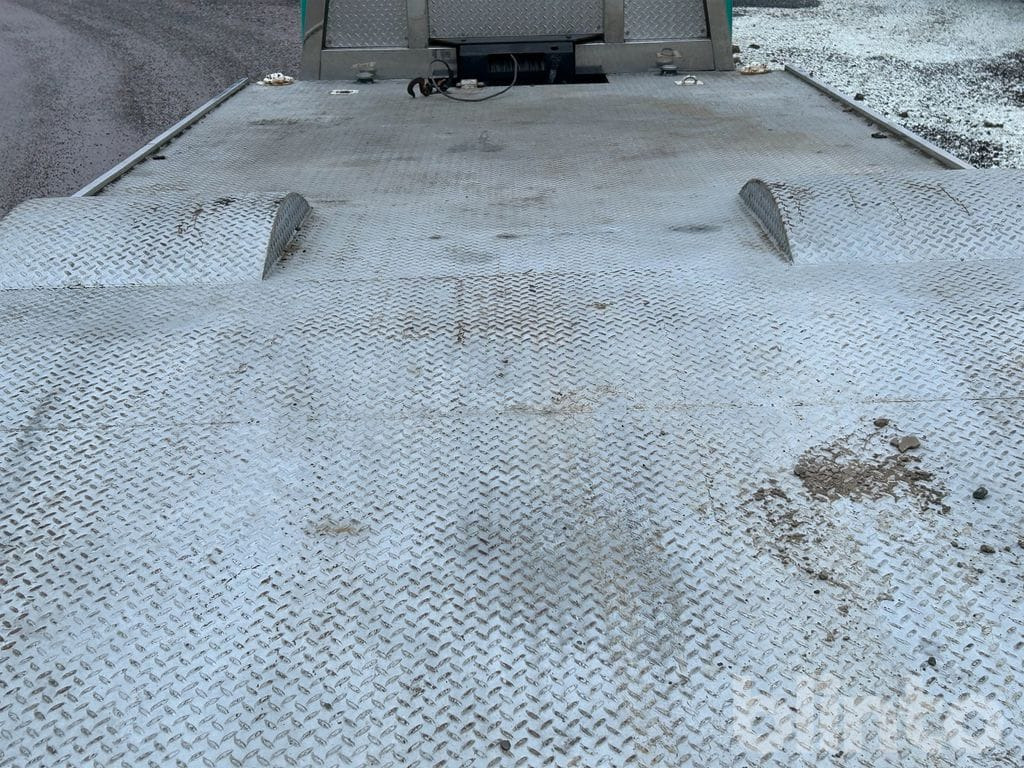 Camión portavehículos Ford F350: foto 21