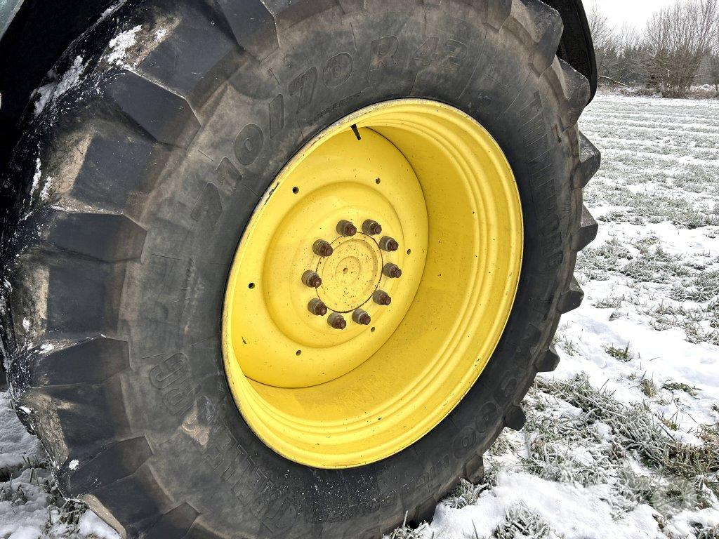 Tractor JOHN DEERE 6215R: foto 8 Tractor JOHN DEERE 6215R: foto 8