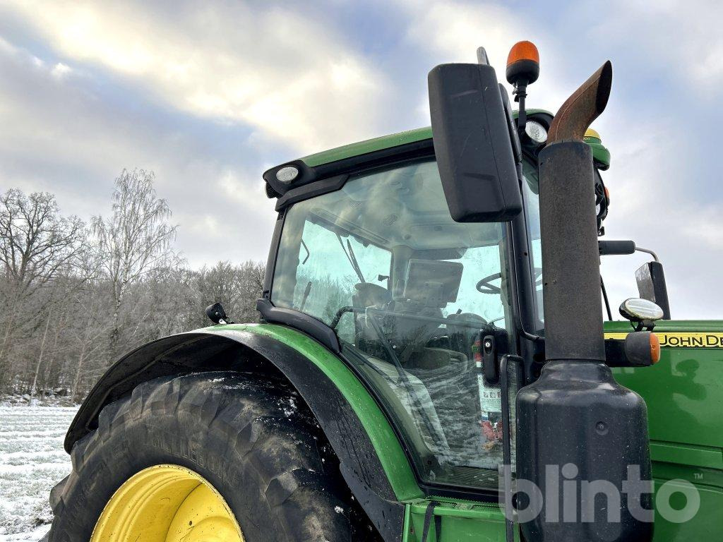 Tractor JOHN DEERE 6215R: foto 47 Tractor JOHN DEERE 6215R: foto 47