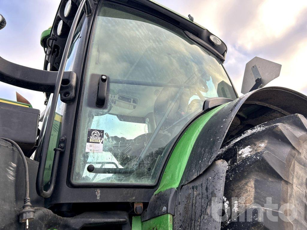 Tractor JOHN DEERE 6215R: foto 15 Tractor JOHN DEERE 6215R: foto 15