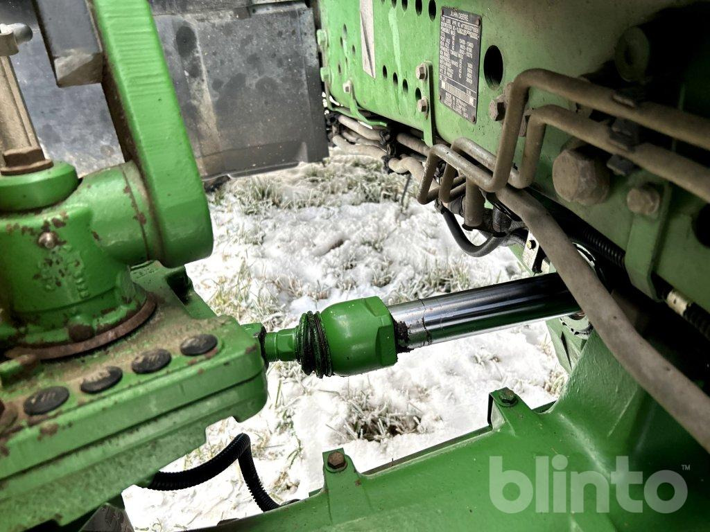 Tractor JOHN DEERE 6215R: foto 37 Tractor JOHN DEERE 6215R: foto 37