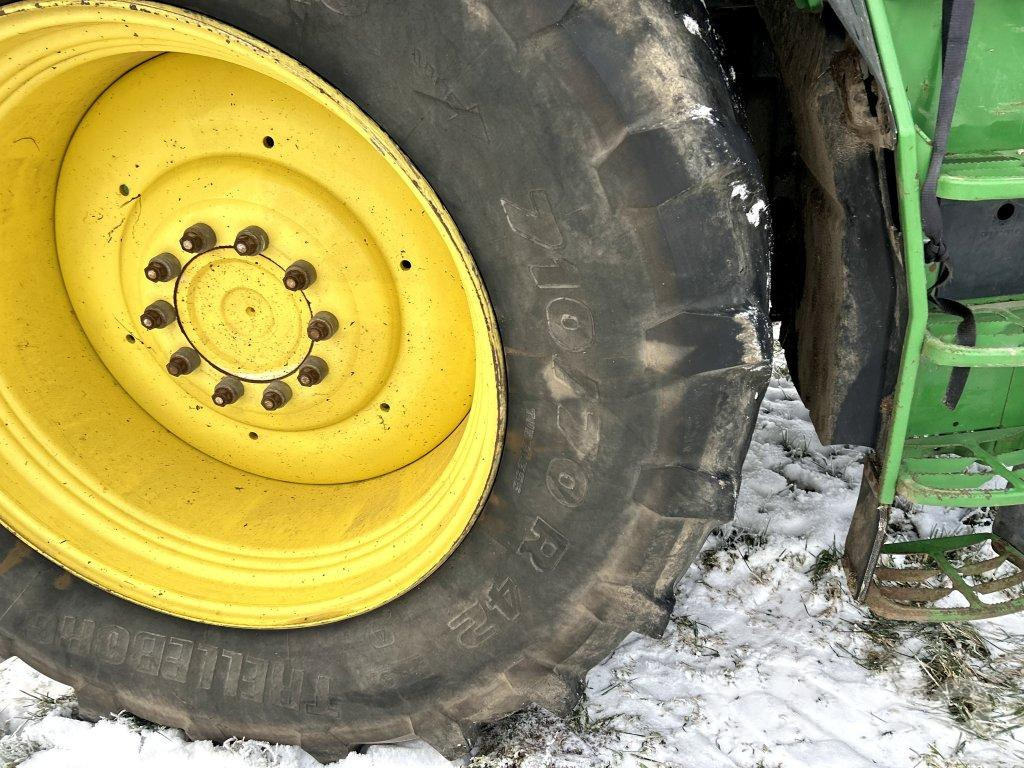 Tractor JOHN DEERE 6215R: foto 48 Tractor JOHN DEERE 6215R: foto 48