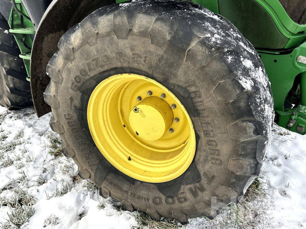 Tractor JOHN DEERE 6215R: foto 41 Tractor JOHN DEERE 6215R: foto 41