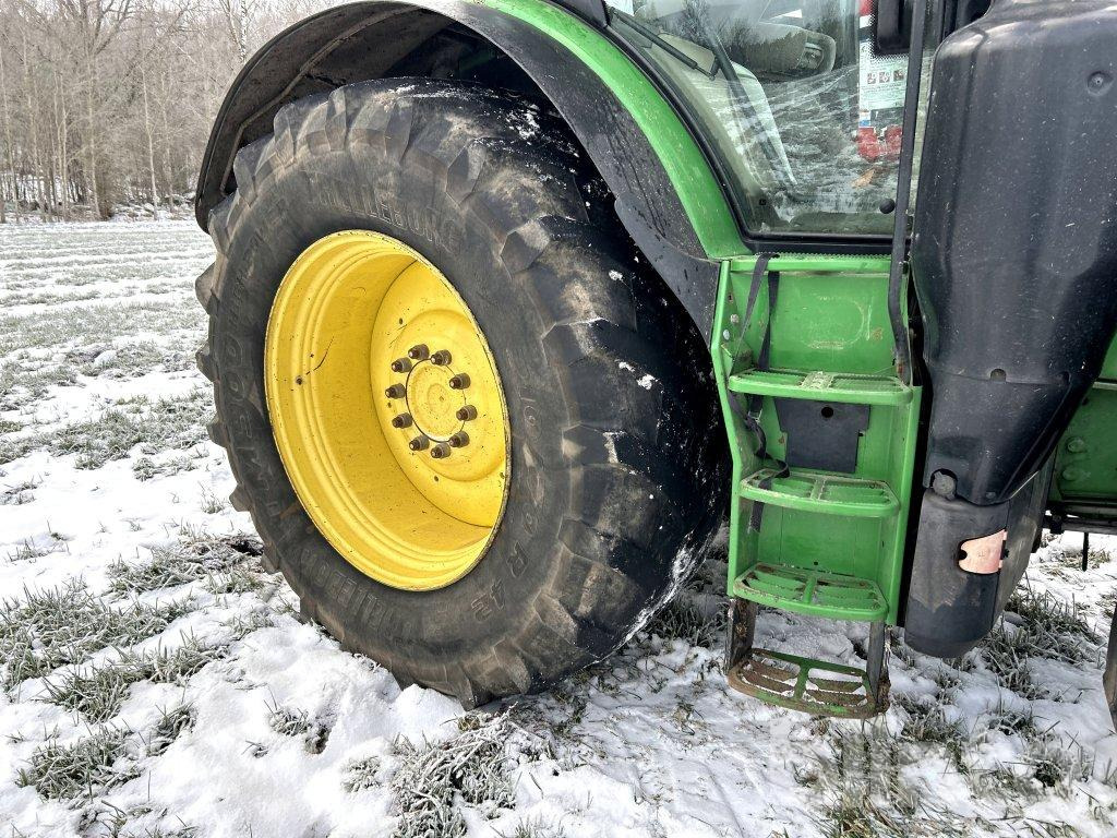 Tractor JOHN DEERE 6215R: foto 46 Tractor JOHN DEERE 6215R: foto 46