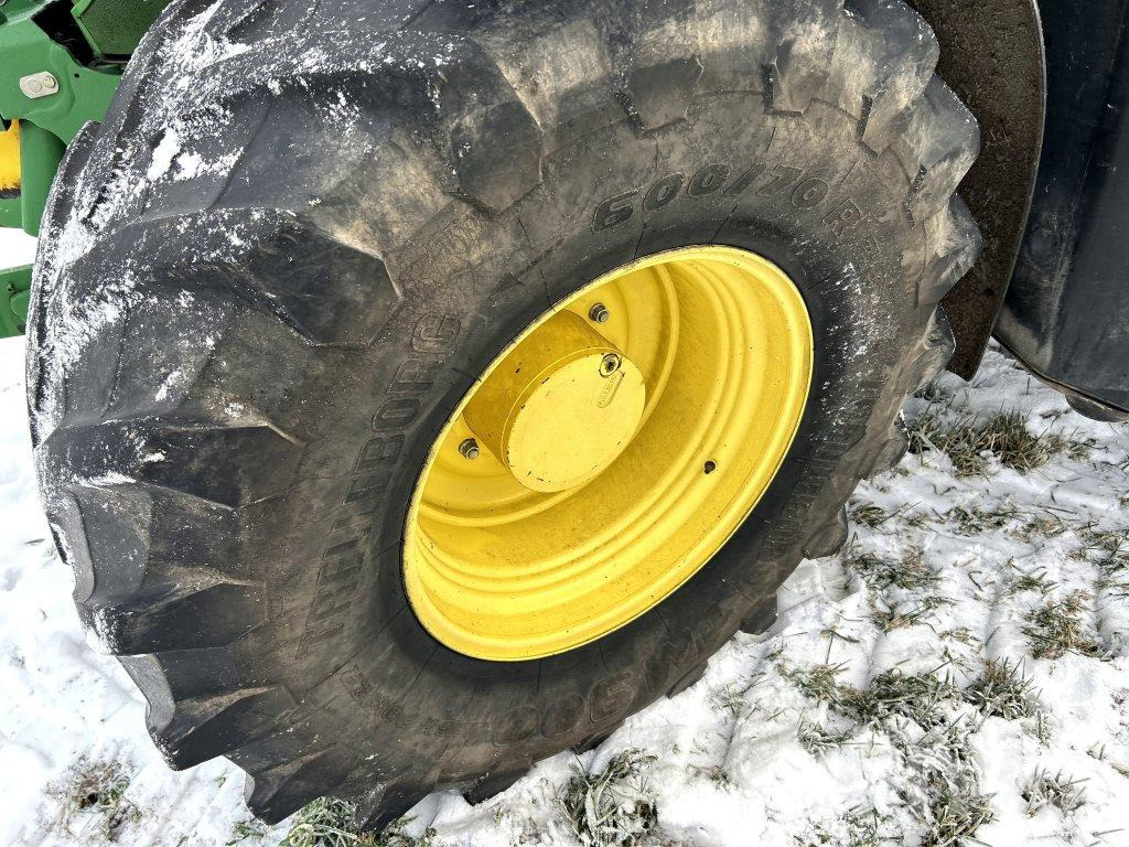 Tractor JOHN DEERE 6215R: foto 24 Tractor JOHN DEERE 6215R: foto 24