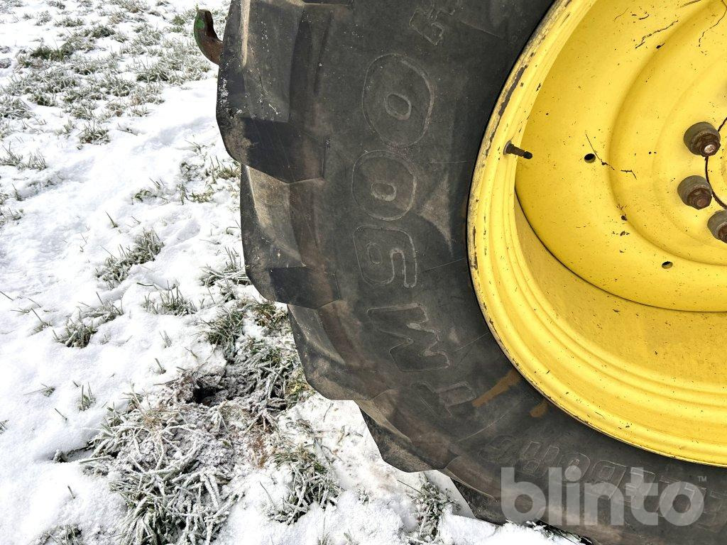 Tractor JOHN DEERE 6215R: foto 50 Tractor JOHN DEERE 6215R: foto 50