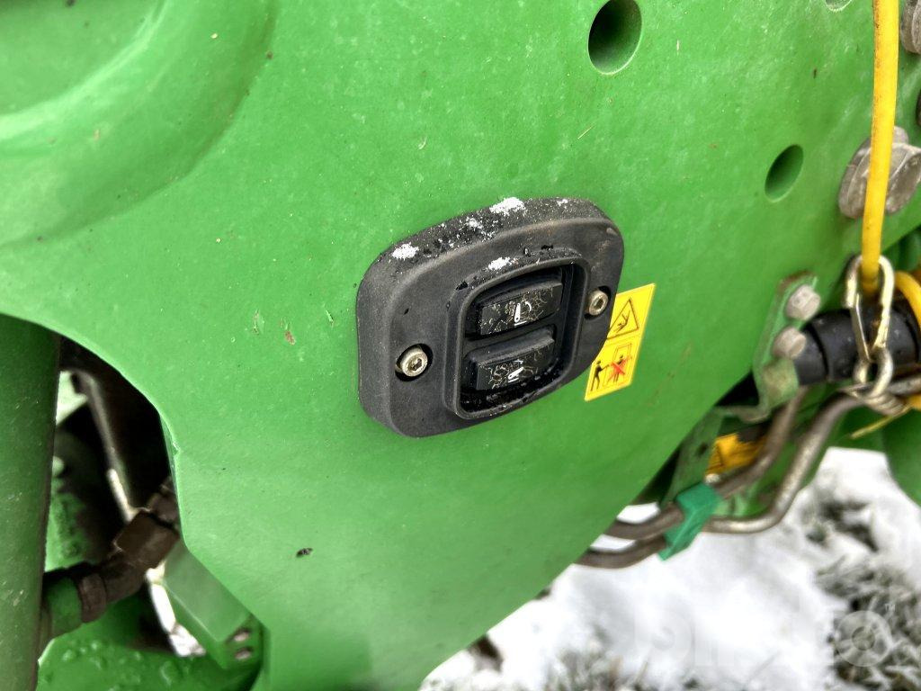 Tractor JOHN DEERE 6215R: foto 28 Tractor JOHN DEERE 6215R: foto 28