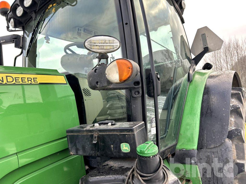 Tractor JOHN DEERE 6215R: foto 18 Tractor JOHN DEERE 6215R: foto 18