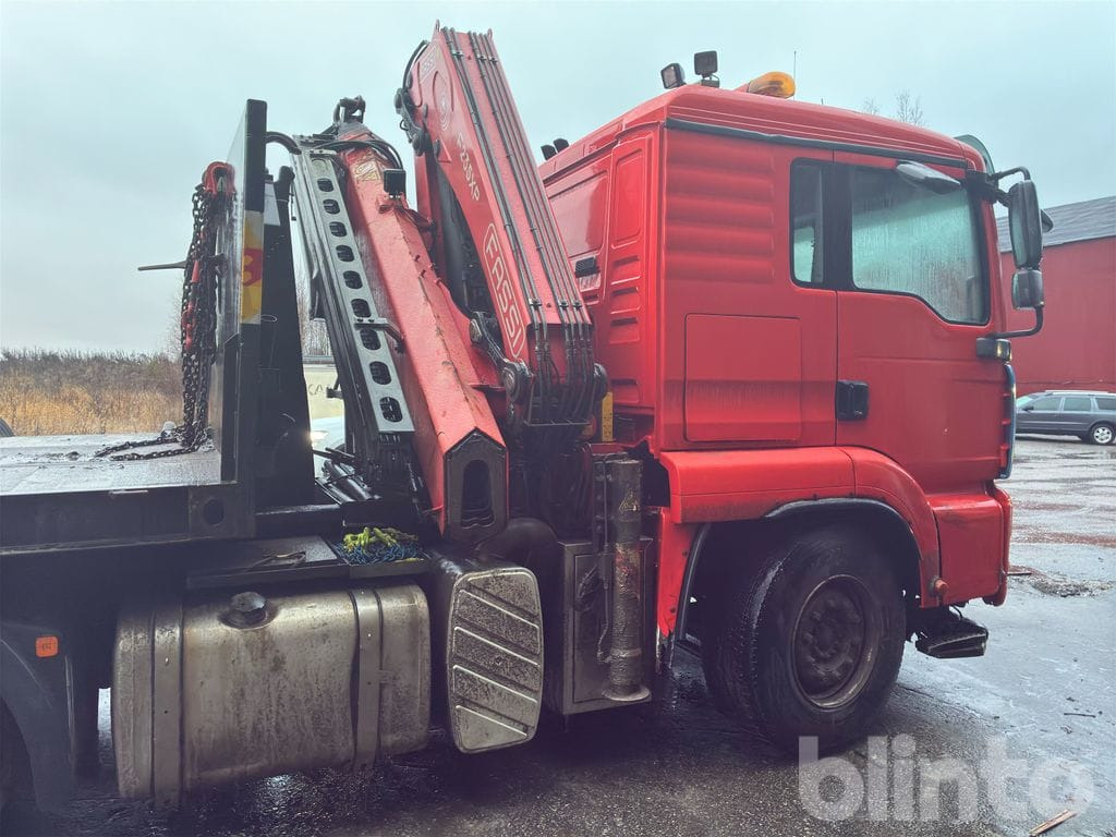 MAN TGA 35.480 8X4-4 BL - Camión multibasculante, Camión grúa: foto 4 MAN TGA 35.480 8X4-4 BL - Camión multibasculante, Camión grúa: foto 4