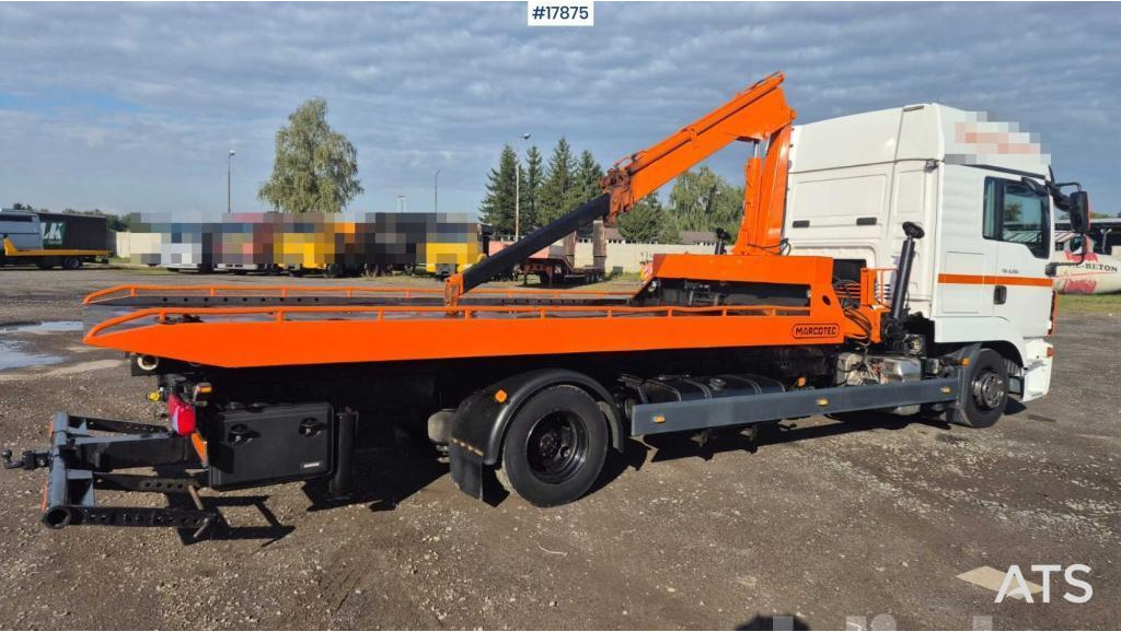 MAN TGL 8.250 (2014) - Grua de remolque autos: foto 1 MAN TGL 8.250 (2014) - Grua de remolque autos: foto 1