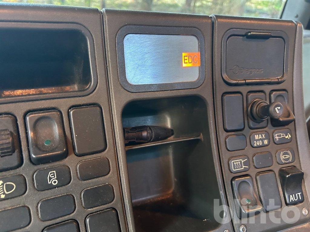 Camión portacontenedor de cadenas SCANIA P94GB4X2NZ230: foto 46 Camión portacontenedor de cadenas SCANIA P94GB4X2NZ230: foto 46