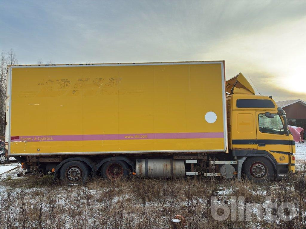 VOLVO FM9 6X2 - Camión caja cerrada: foto 4 VOLVO FM9 6X2 - Camión caja cerrada: foto 4