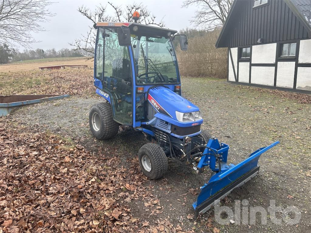 Iseki TXG23 - 4 redskap - 259 timmar - Vehículo municipal: foto 3 Iseki TXG23 - 4 redskap - 259 timmar - Vehículo municipal: foto 3