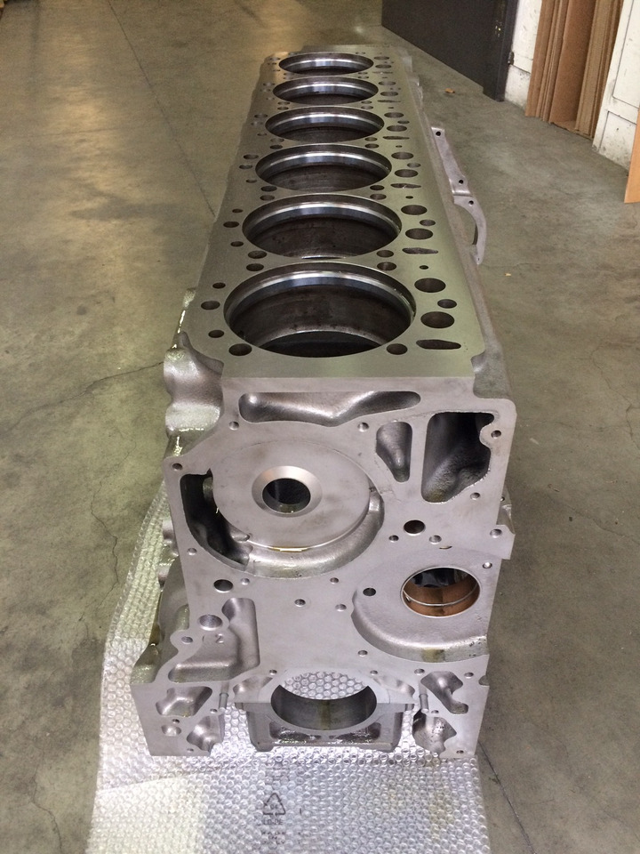 BASAMENTO MAN D2866 / D2876 / E2866 / E2876 - F2000 / BUS / INDUSTRIALI - Cárter para Autobús: foto 5 BASAMENTO MAN D2866 / D2876 / E2866 / E2876 - F2000 / BUS / INDUSTRIALI - Cárter para Autobús: foto 5