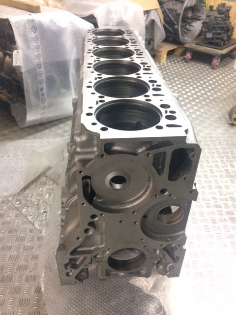 BASAMENTO MAN D2876LUE623 / D2876LOH20 / D2876LOH21 - Cárter: foto 2 BASAMENTO MAN D2876LUE623 / D2876LOH20 / D2876LOH21 - Cárter: foto 2