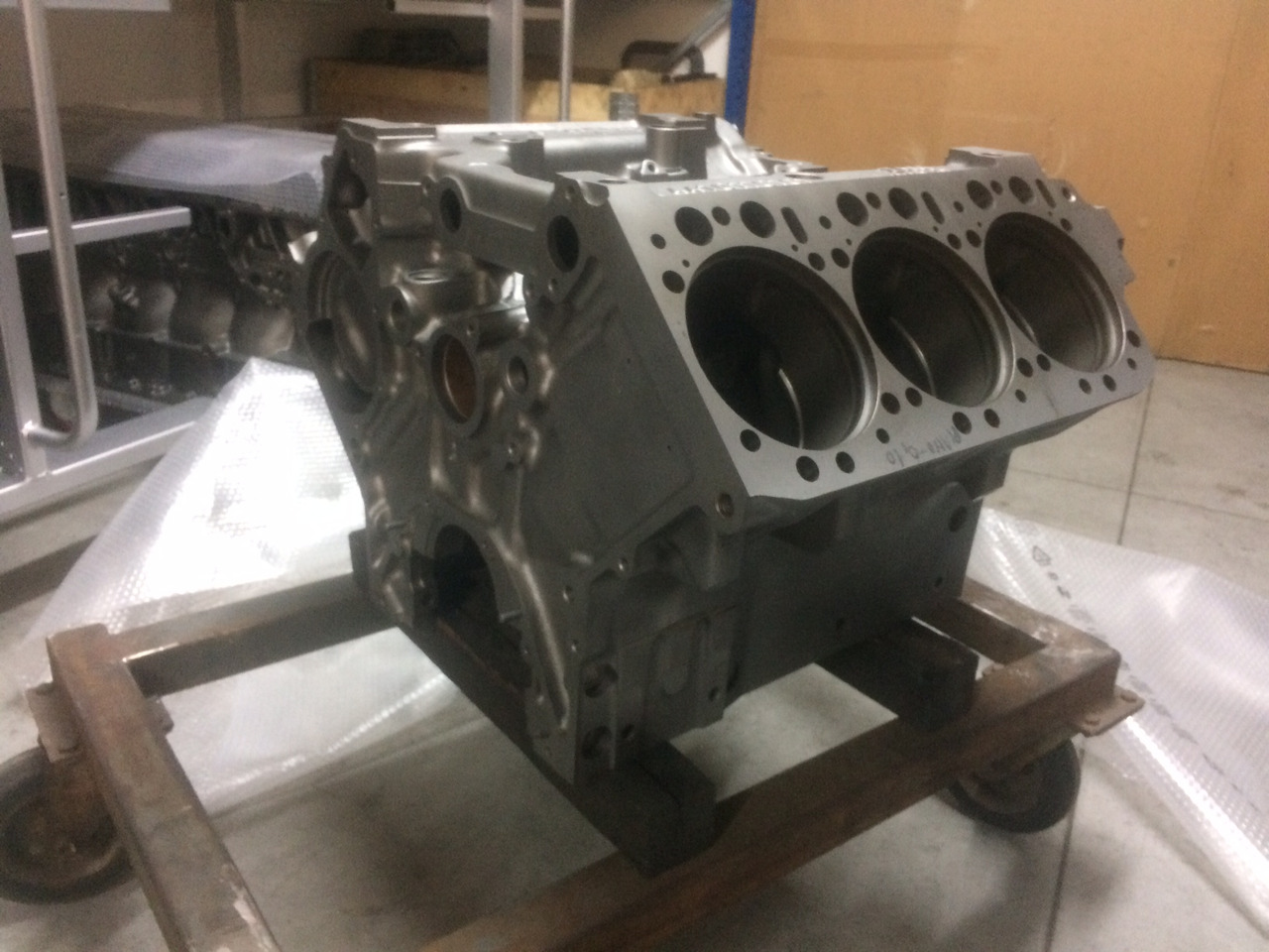 BASAMENTO MERCEDES OM441 - RIF. MERCEDES 4410100208 - Cárter: foto 3 BASAMENTO MERCEDES OM441 - RIF. MERCEDES 4410100208 - Cárter: foto 3