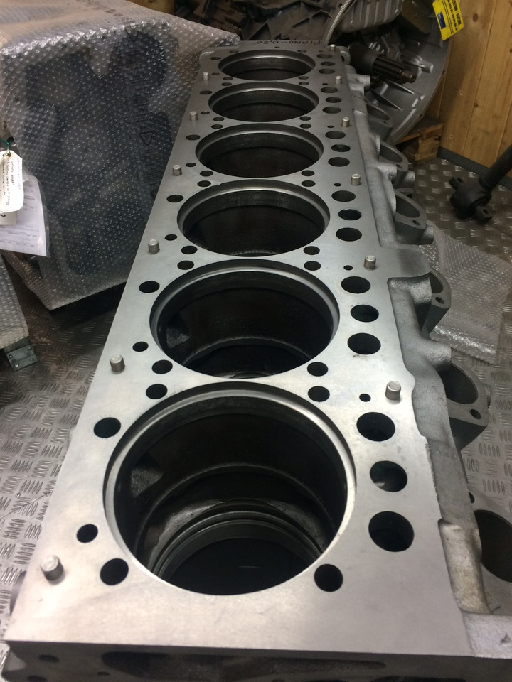 BASAMENTO MERCEDES OM457LA - Cárter: foto 5 BASAMENTO MERCEDES OM457LA - Cárter: foto 5