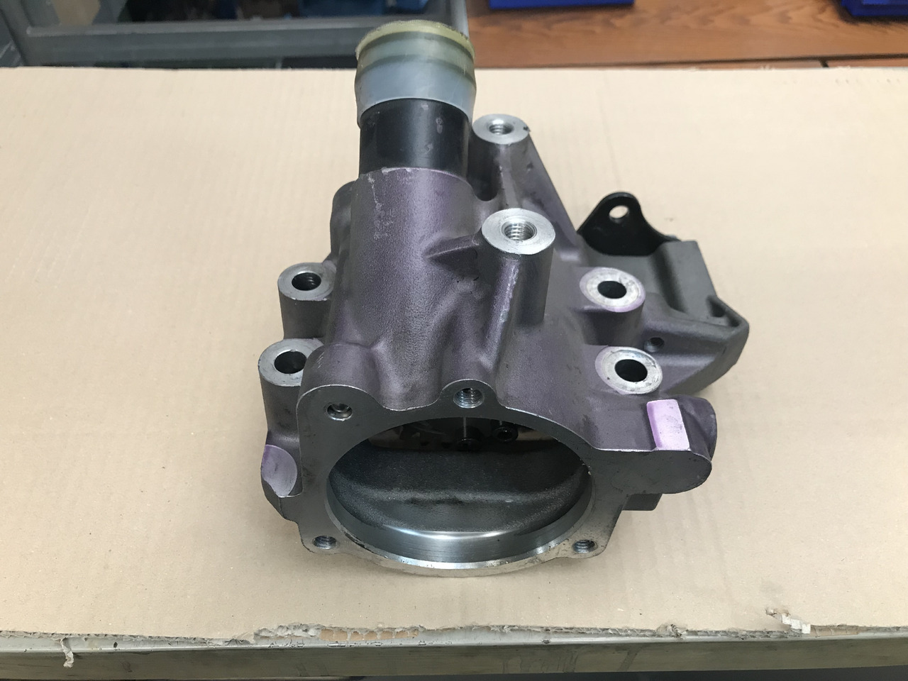 CARCASSA RIDUTTORE ASSEMBLAGGIO POMPA CARBURANTE ALTA PRESSIONE MAN 51385075020 - Bomba de combustible para Camión: foto 3 CARCASSA RIDUTTORE ASSEMBLAGGIO POMPA CARBURANTE ALTA PRESSIONE MAN 51385075020 - Bomba de combustible para Camión: foto 3