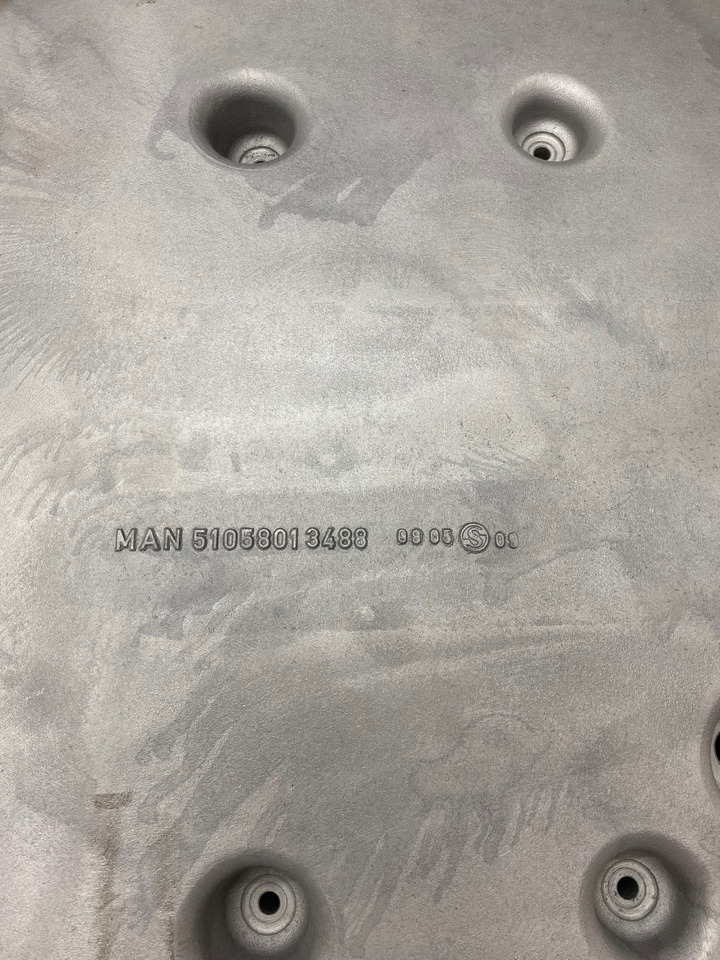 COPPA OLIO MOTORE BUS - 51058015764 - MAN D2066LOH26 - D2676LOH - Cárter de aceite para Autobús: foto 2 COPPA OLIO MOTORE BUS - 51058015764 - MAN D2066LOH26 - D2676LOH - Cárter de aceite para Autobús: foto 2