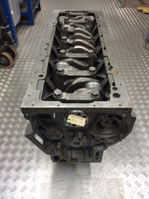 KIT BASAMENTO + ALBERO MOTORE MAN D2676 - Cárter para Camión: foto 1 KIT BASAMENTO + ALBERO MOTORE MAN D2676 - Cárter para Camión: foto 1