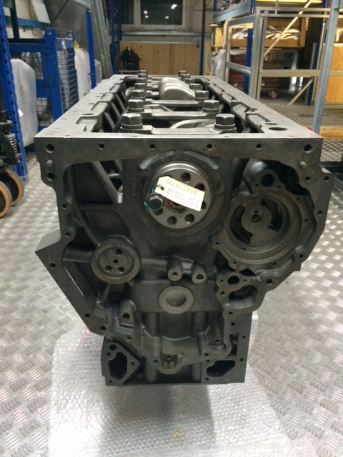 KIT BASAMENTO + ALBERO MOTORE MAN D2676 - Cárter para Camión: foto 2 KIT BASAMENTO + ALBERO MOTORE MAN D2676 - Cárter para Camión: foto 2