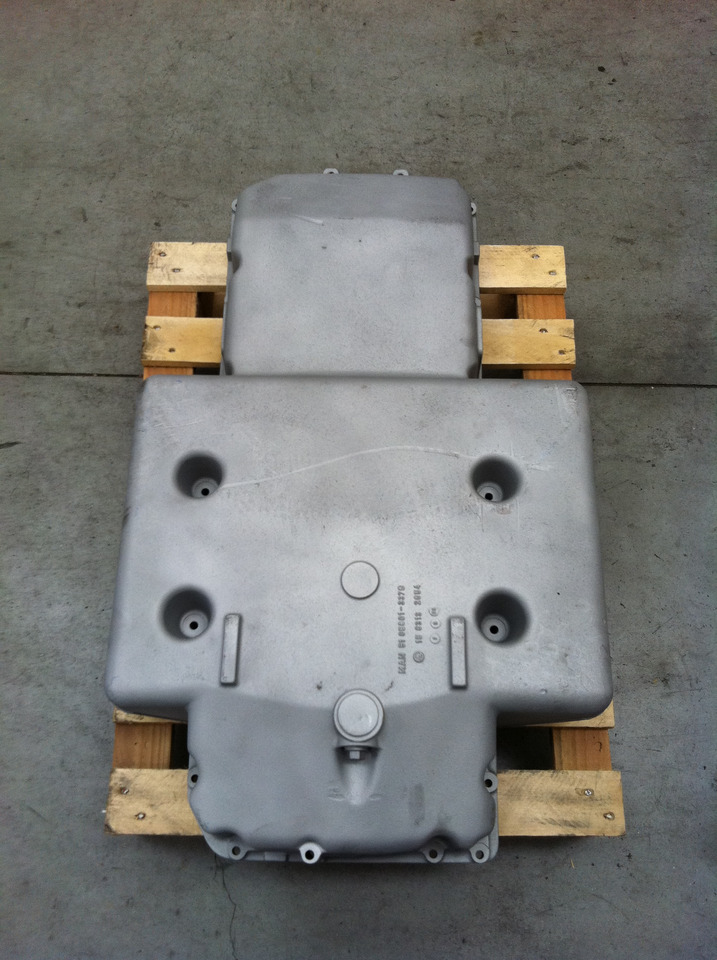 MAN 51058015585 - COPPA OLIO MOTORE MAN D2865LOH - VERSIONE BUS - Cárter de aceite para Camión: foto 4 MAN 51058015585 - COPPA OLIO MOTORE MAN D2865LOH - VERSIONE BUS - Cárter de aceite para Camión: foto 4