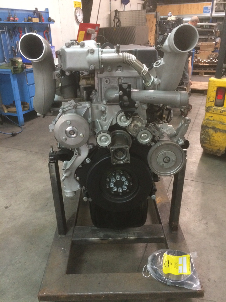 MOTORE COMPLETO MAN D2676LF05 - Motor: foto 4 MOTORE COMPLETO MAN D2676LF05 - Motor: foto 4
