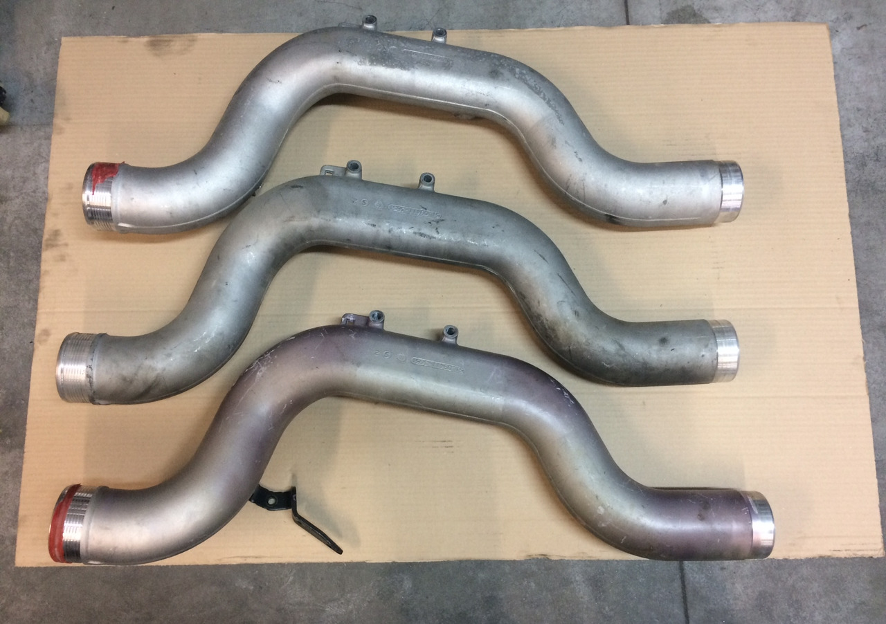 TUBO MANDATA ARIA DI CARICA MAN 51094115165 - Tubo de admisión de aire para Camión: foto 4 TUBO MANDATA ARIA DI CARICA MAN 51094115165 - Tubo de admisión de aire para Camión: foto 4