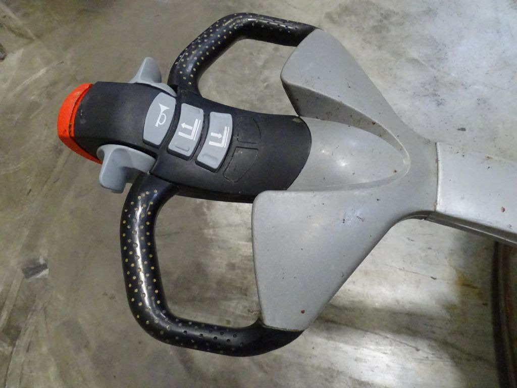 Still EXU16 - Transpaleta: foto 3 Still EXU16 - Transpaleta: foto 3