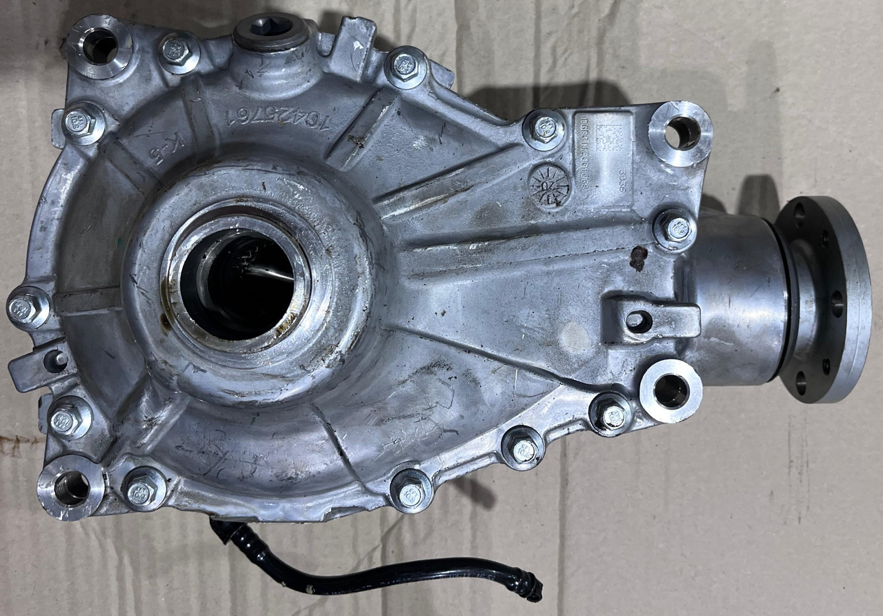 BMW 7558153 FRONT DIFFERENTIAL - Caja de cambios y piezas para Otra maquinaria: foto 1 BMW 7558153 FRONT DIFFERENTIAL - Caja de cambios y piezas para Otra maquinaria: foto 1