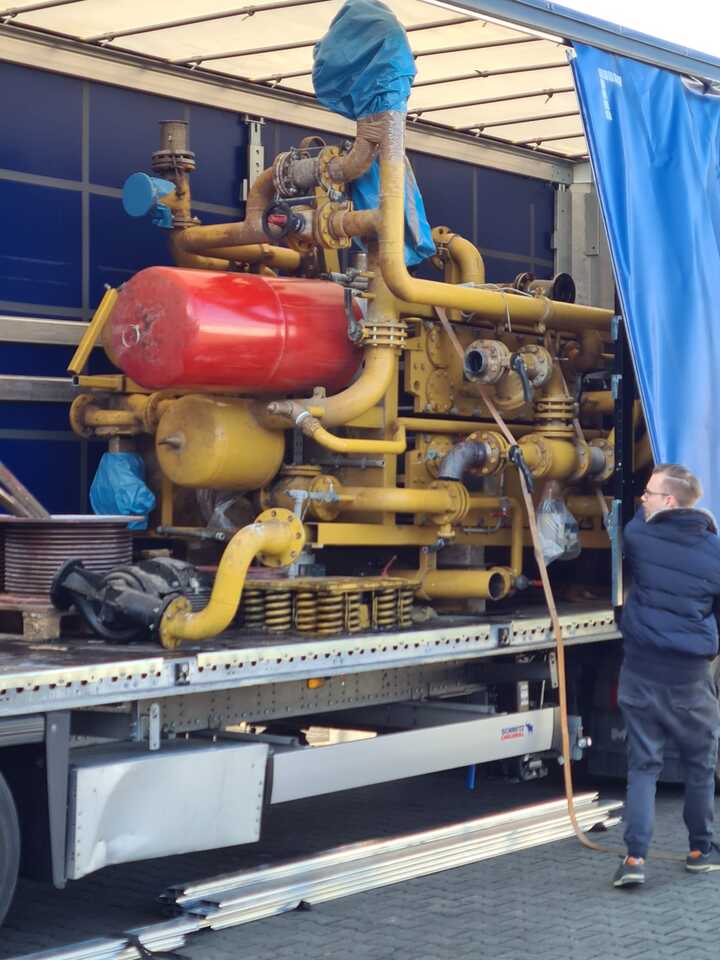 MTU Diesel Electric Generator 1500 kVA - Motor y piezas para Implemento: foto 4 MTU Diesel Electric Generator 1500 kVA - Motor y piezas para Implemento: foto 4