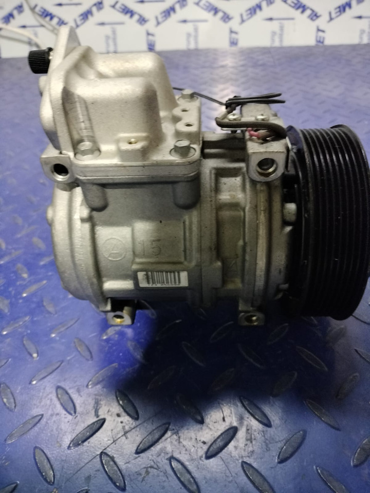 Mercedes Benz Atego A0002340811 - Compresor de aire acondicionado para Camión: foto 2 Mercedes Benz Atego A0002340811 - Compresor de aire acondicionado para Camión: foto 2