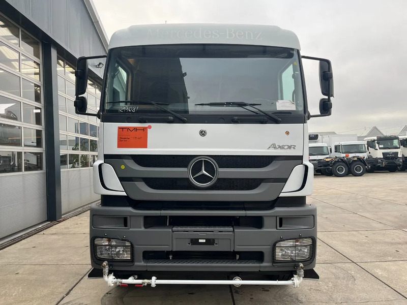 Mercedes-Benz Axor 3344 6x4 Water Tank Truck - Camión cisterna: foto 4 Mercedes-Benz Axor 3344 6x4 Water Tank Truck - Camión cisterna: foto 4