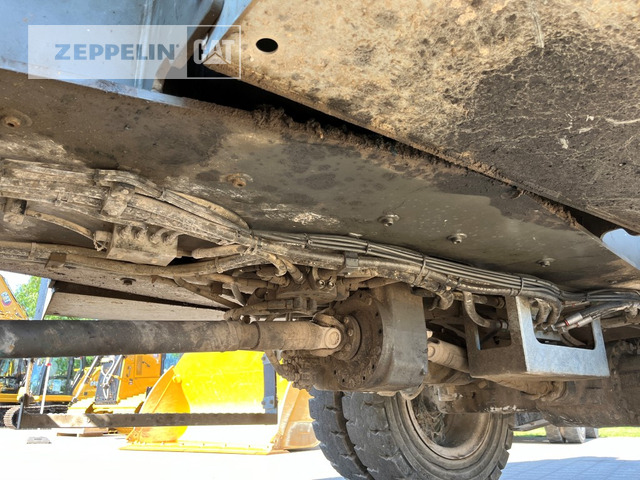 Manipulador de materiales Sennebogen 818: foto 17
