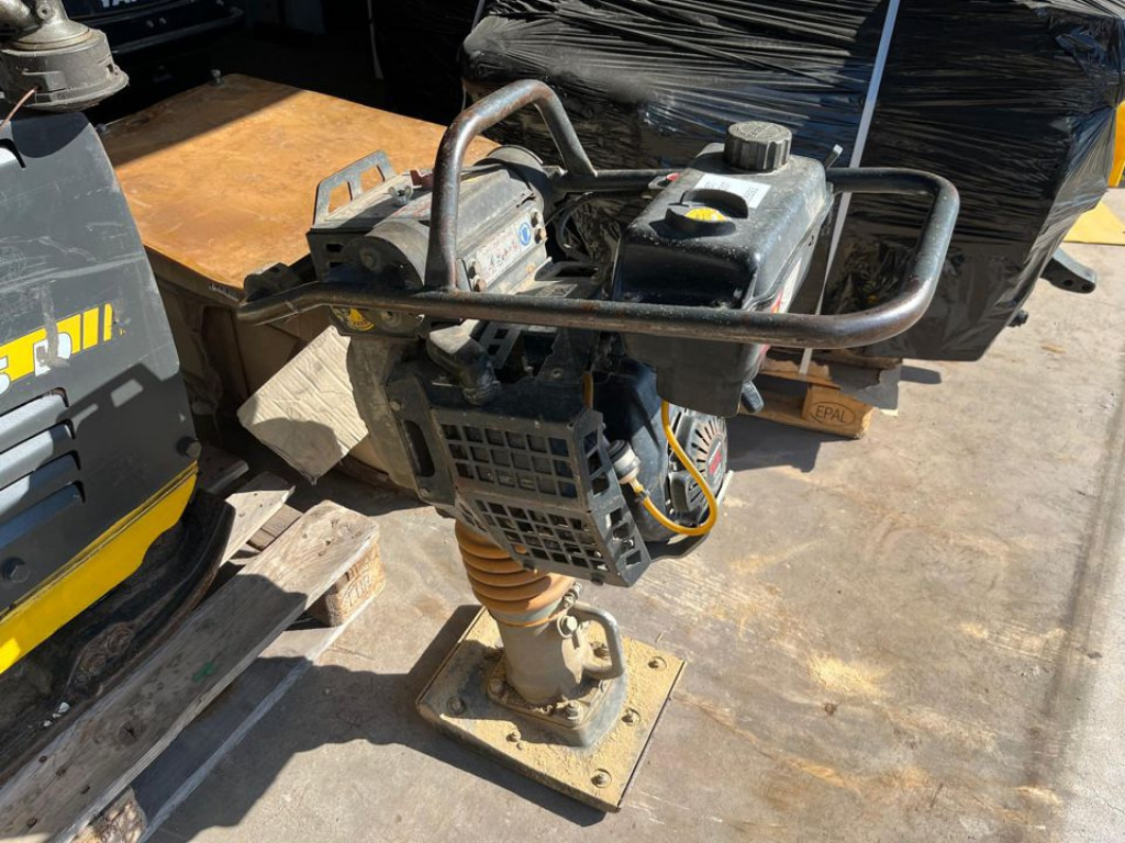 BOMAG BT 60 4 Diverse Stampfer - Maquinaria de construcción: foto 1 BOMAG BT 60 4 Diverse Stampfer - Maquinaria de construcción: foto 1