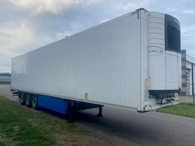 Schmitz Cargobull 2 temp, SCB 53B koelvries met carrier vector 1950MT met tussenwand , 2 verdampers - Semirremolque frigorífico: foto 2 Schmitz Cargobull 2 temp, SCB 53B koelvries met carrier vector 1950MT met tussenwand , 2 verdampers - Semirremolque frigorífico: foto 2