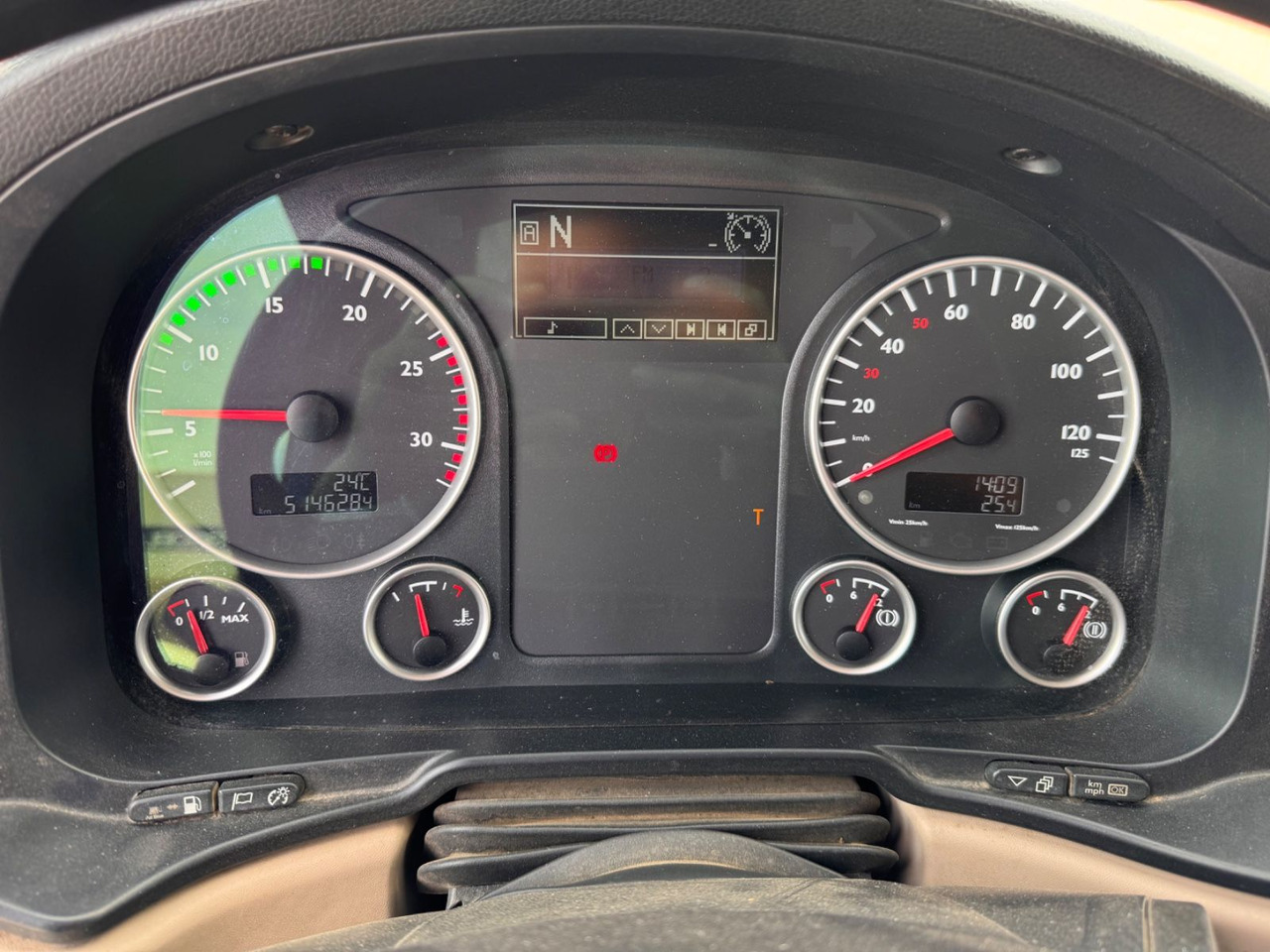 MAN 26.460 TGS 6x6H BLS NEW MOTOR !!! - Cabeza tractora: foto 3 MAN 26.460 TGS 6x6H BLS NEW MOTOR !!! - Cabeza tractora: foto 3