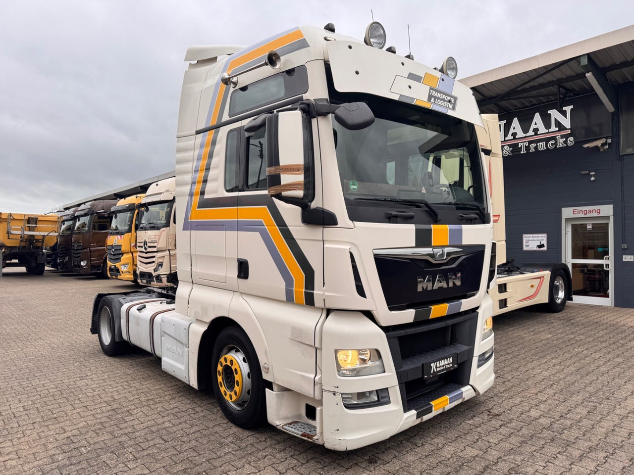 MAN TGX 18.440 4x2 LLS-U LowLiner XXL - Cabeza tractora: foto 1 MAN TGX 18.440 4x2 LLS-U LowLiner XXL - Cabeza tractora: foto 1