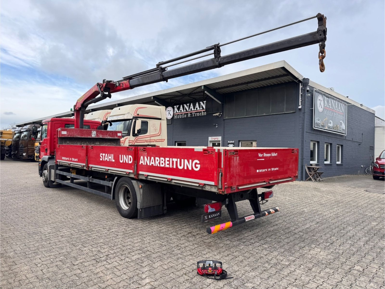 MAN TGM 18.340 Langmaterial Palfinger PK13001K Funk - Camión grúa: foto 3 MAN TGM 18.340 Langmaterial Palfinger PK13001K Funk - Camión grúa: foto 3