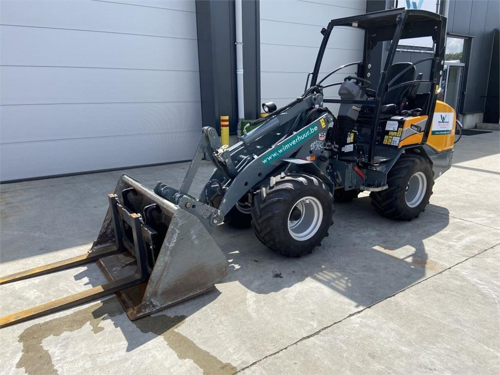 GiANT G2700 Xtra HD (6436)  - Cargadora articulada: foto 2 GiANT G2700 Xtra HD (6436)  - Cargadora articulada: foto 2