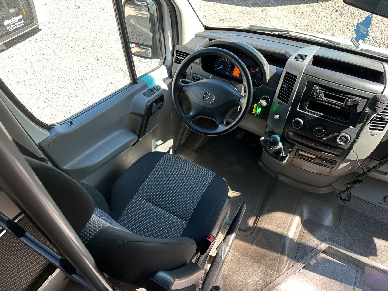 Mercedes-Benz Sprinter 516 CDi (DE*Klima*24 Sitze) - Minibús, Furgoneta de pasajeros: foto 4 Mercedes-Benz Sprinter 516 CDi (DE*Klima*24 Sitze) - Minibús, Furgoneta de pasajeros: foto 4