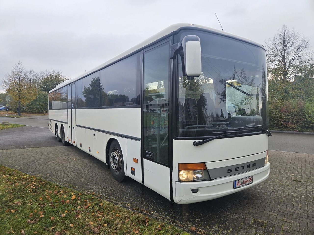 Setra S 317 UL (66 Sitze*Schalt*TOP) - Autobús suburbano: foto 1 Setra S 317 UL (66 Sitze*Schalt*TOP) - Autobús suburbano: foto 1