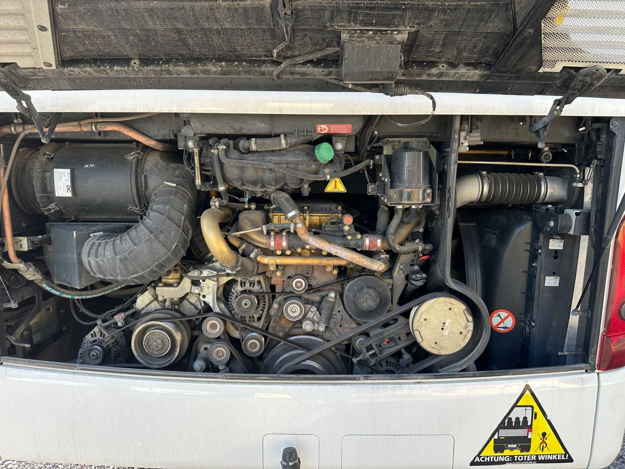 Setra S 415 UL GT (56 SchlafSitze*326 tKm*Schalt*TOP) - Autobús suburbano: foto 3 Setra S 415 UL GT (56 SchlafSitze*326 tKm*Schalt*TOP) - Autobús suburbano: foto 3